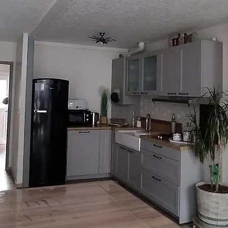 15 Mn A Pied Du Circuit Des 24h Du Mans