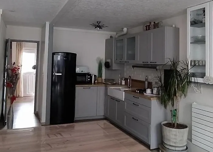 15 Mn A Pied Du Circuit Des 24h Du Mans